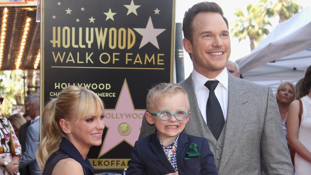 L'attore Anna Faris, Jack Pratt e l'attore Chris Pratt alla cerimonia stella di Chris Pratt Walk Of Fame