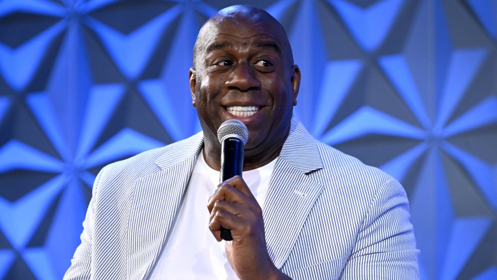 Magic Johnson sul palco della BET Experience di Los Angeles nel 2019 