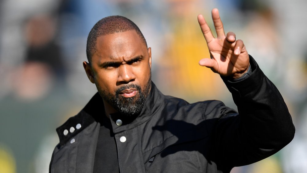 Charles Woodson alla partita 2019 di Okland Raiders e Green Bay Packers