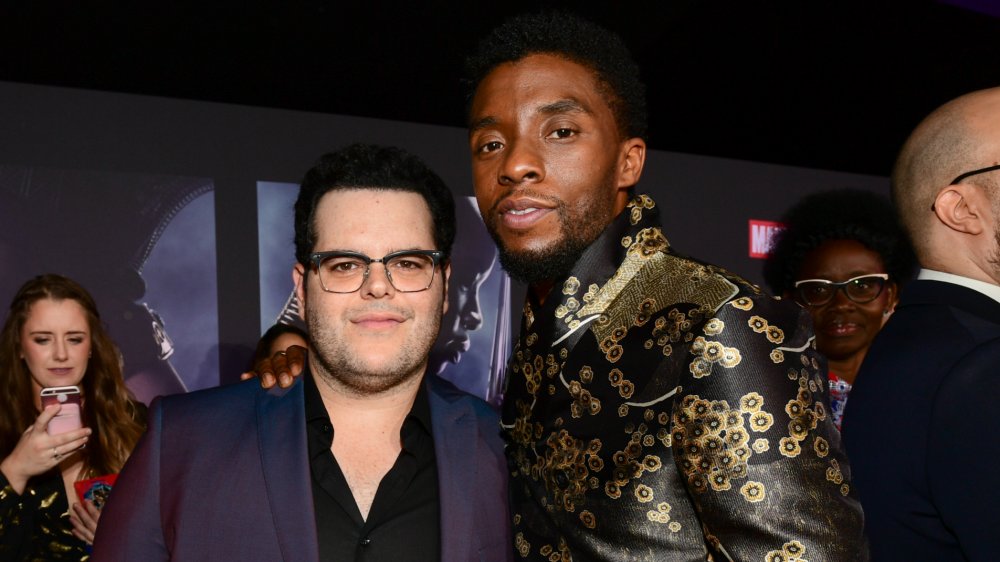 Josh Gad e Chadwick Boseman in posa alla prima della Pantera Nera