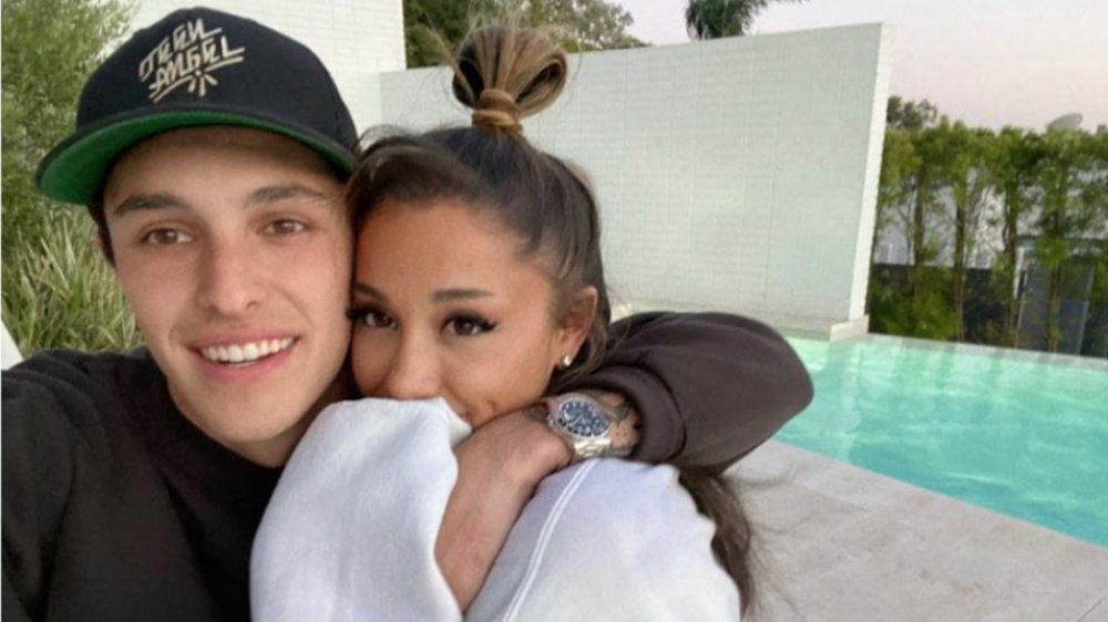 Dalton Gomez Ariana Grande selfie in piscina