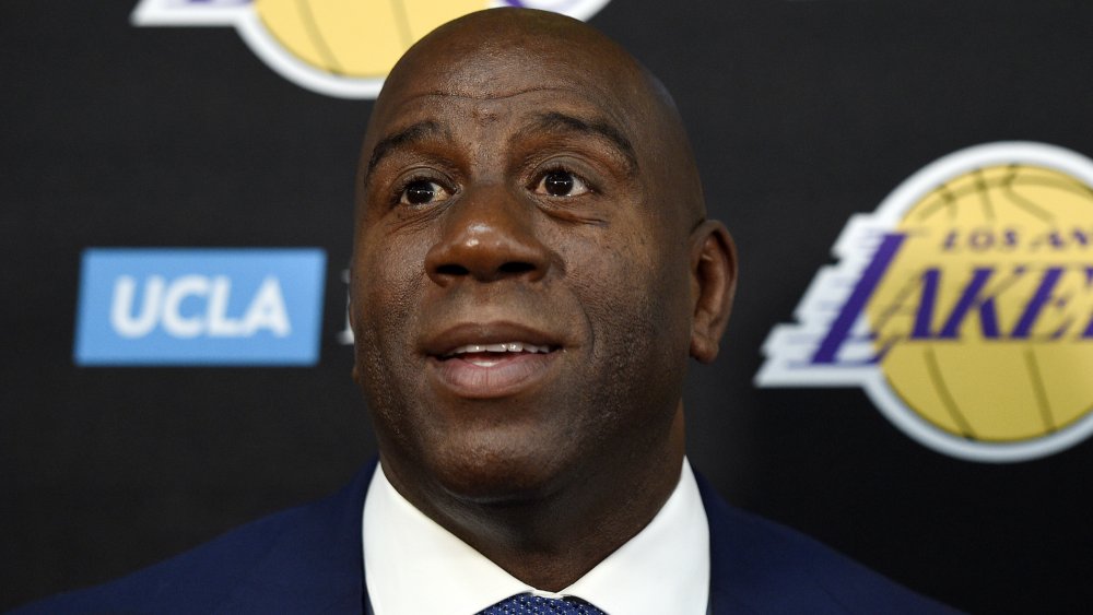 Magic Johnson si dimette da presidente delle operazioni di basket per i Los Angeles Lakers 