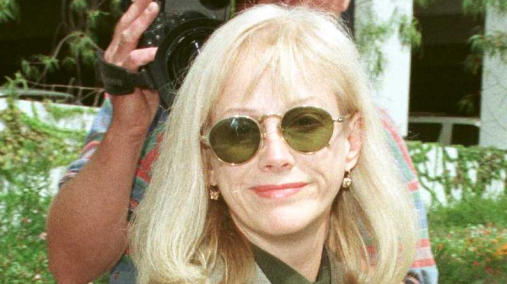 Sondra Locke in un tribunale di Burbank nel 1996