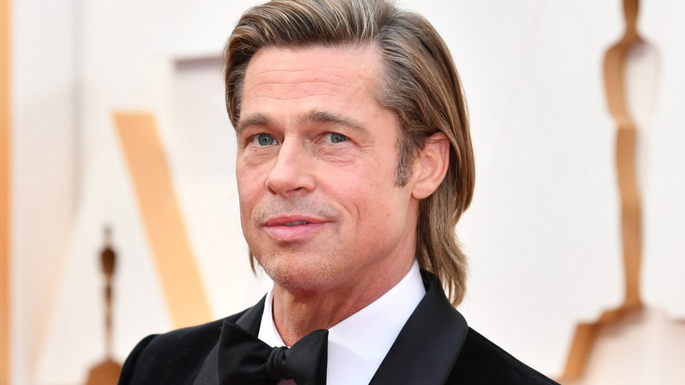 Brad Pitt in posa agli Oscar 2020