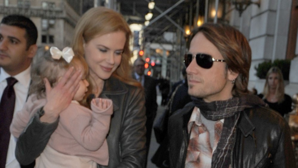 Nicole Kidman, Keith Urban a piedi con la loro figlia fuori