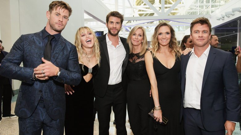 Chris Hemsworth, Miley Cyrus, Liam Hemsworth, Leonie Hemsworth, Samantha Hemsworth e Luke Hemsworth alla prima di 'Avengers: Endgame'