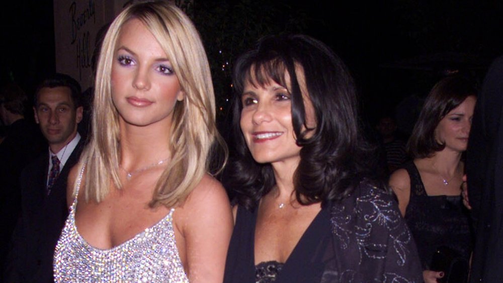 Britney Spears e Lynne Spears alla festa pre-Grammy Awards nel 2001