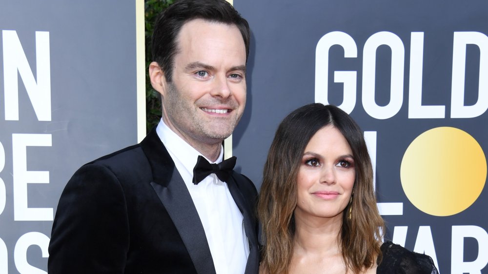 Bill Hader e Rachel Bilson sorridenti ai Golden Globes