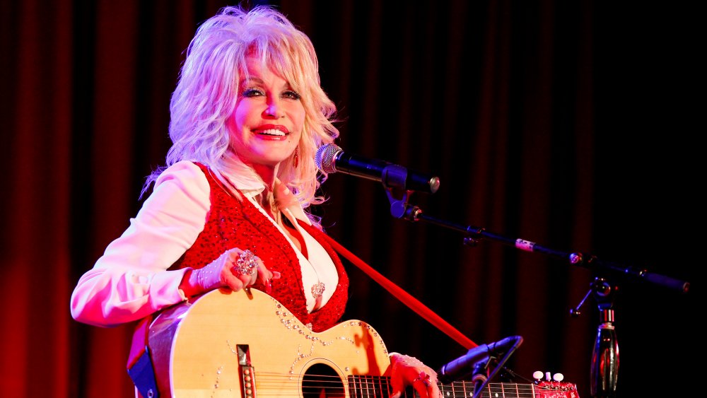 Dolly Parton alla Conferenza delle Donne della Tenda Rossa di Stella Parton nel 2014