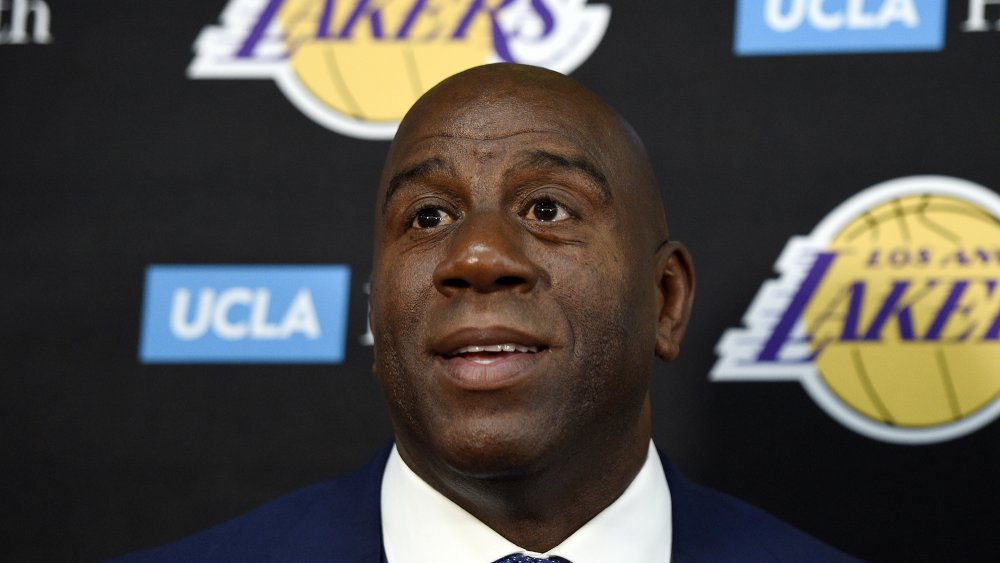 Magic Johnson parlando ad un evento stampa