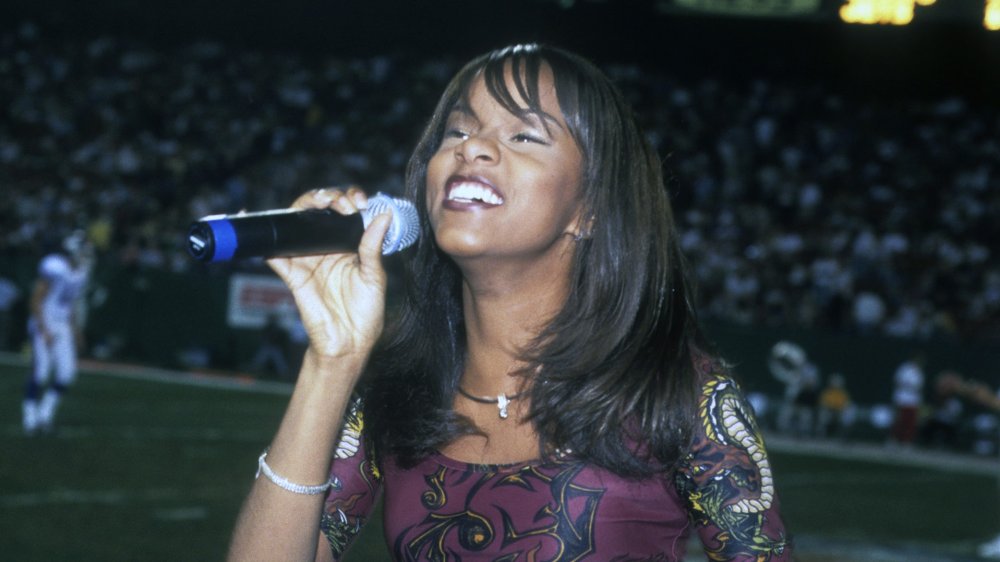 LeToya Luckett si esibisce con Destiny's Child a una partita dei New York Giants e dei New York Jets nel 1998