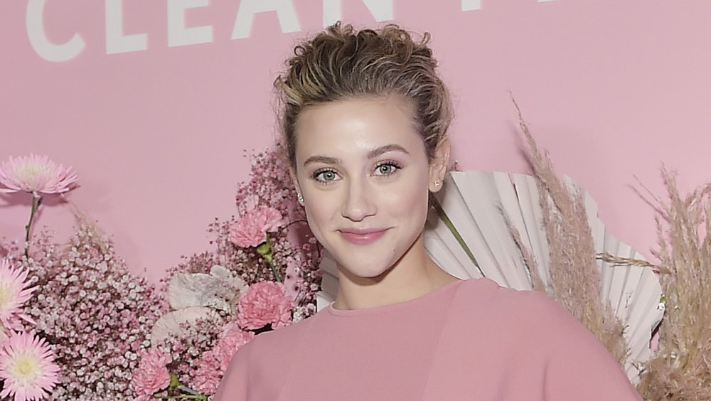 Lili Reinhart alla festa di lancio di CoverGirl Clean Fresh nel 2020