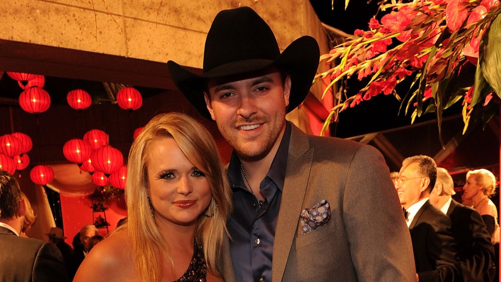 Miranda Lambert e Chris Young sorridenti