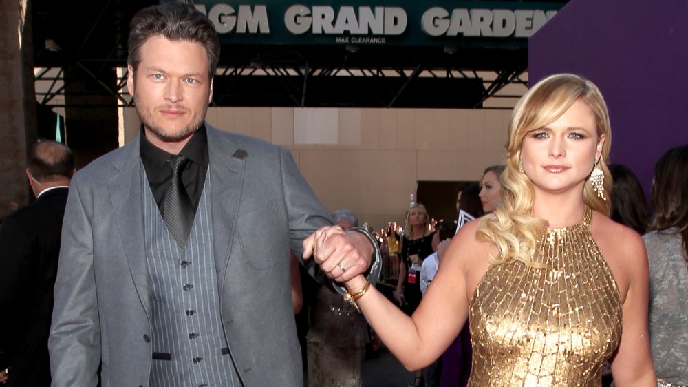 Blake Shelton e Miranda Lambert si tengono per mano