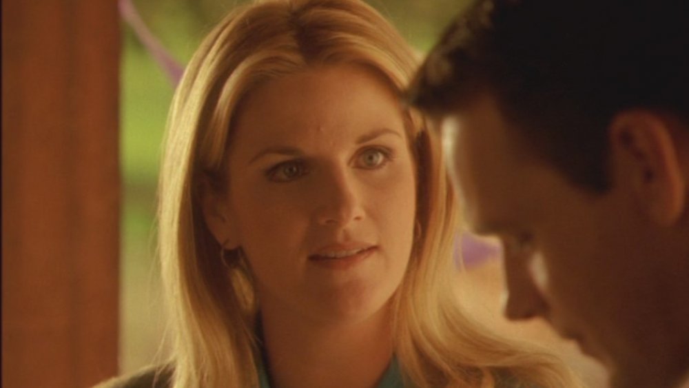 Trisha Yearwood as Lieutenant Commander Teresa Coulter