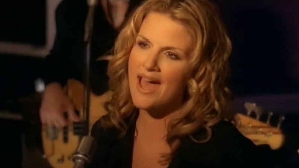 Trisha Yearwood in the How Do I Live music video