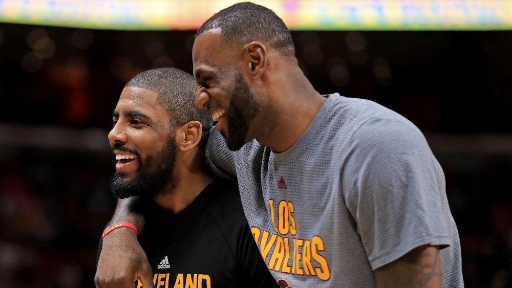 Kyrie Irving e LeBron James