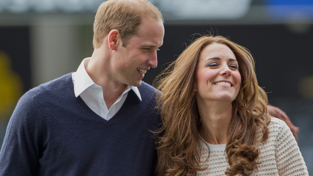 Il principe William guarda Kate Middleton