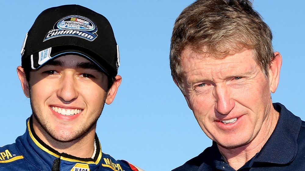 Chase e Bill Elliott posano per una foto dopo la sua vittoria