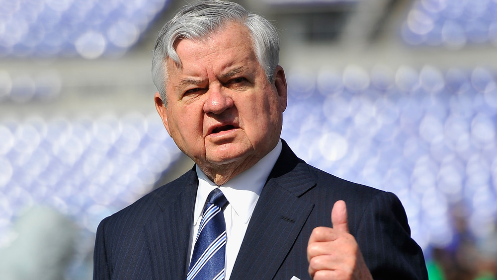 Jerry Richardson alza il pollice