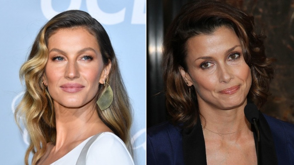 Gisele Bundchen sorride (a sinistra), Bridget Moynahan sorride (a destra)