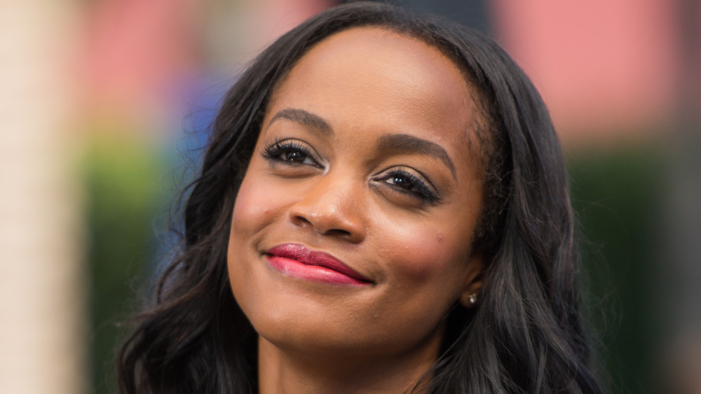 Rachel Lindsay sorride