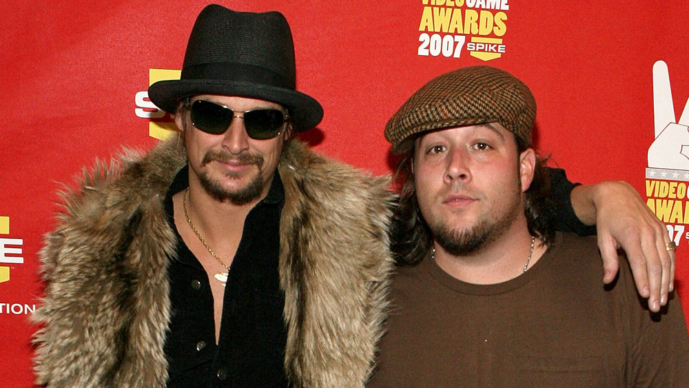 Kid Rock con il braccio intorno allo zio Kracker