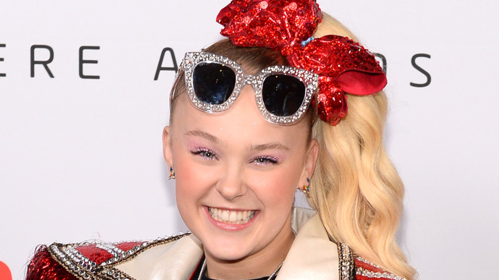 JoJo Siwa sorride 