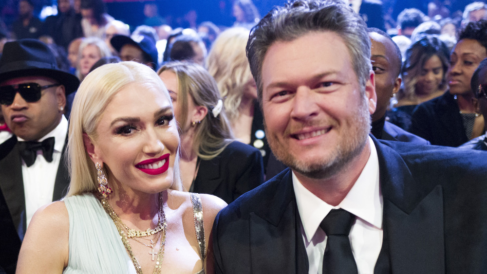 Gwen Stefani e Blake Shelton posano insieme ai Grammy 