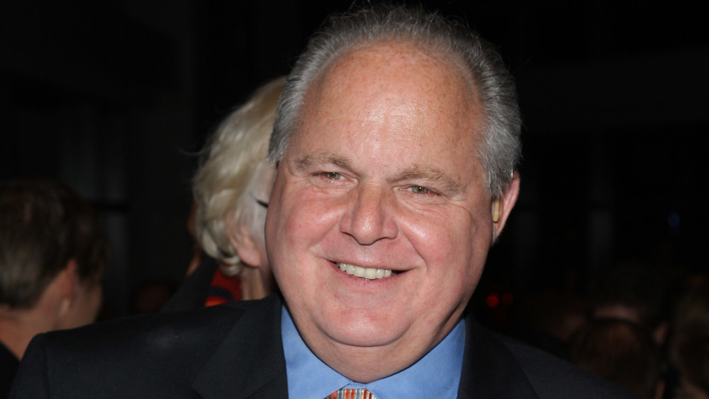 Rush Limbaugh sorridendo