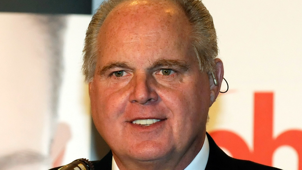 Rush Limbaugh sorridendo