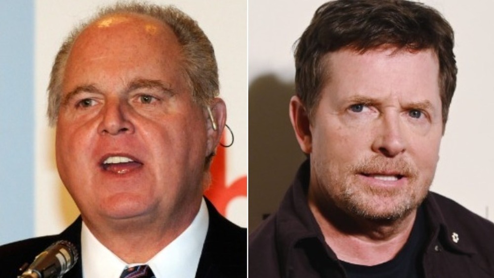 Rush Limbaugh parla (a sinistra), Michael J. Fox sembra severo (a destra)