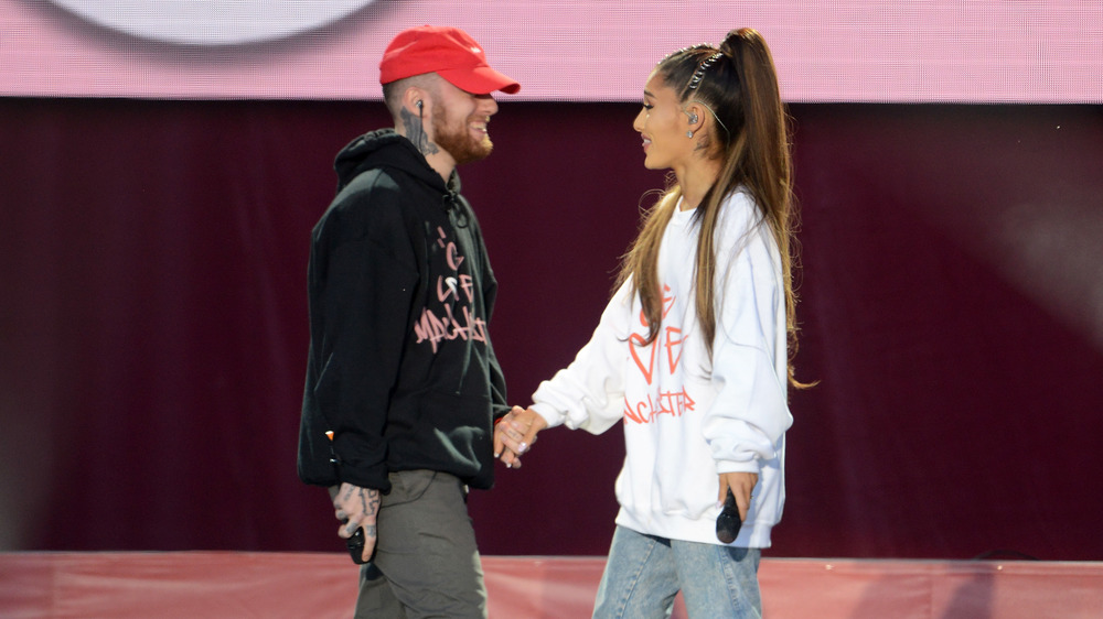 Mac Miller e Ariana Grande si esibiscono