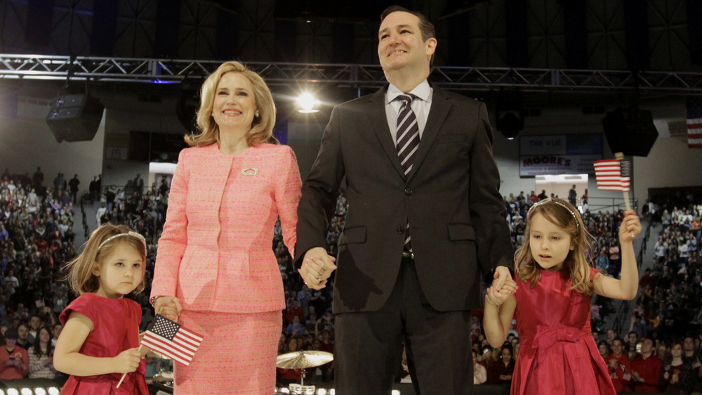 Ted Cruz, Heidi Cruz e le loro figlie durante la sua campagna presidenziale nel 2015