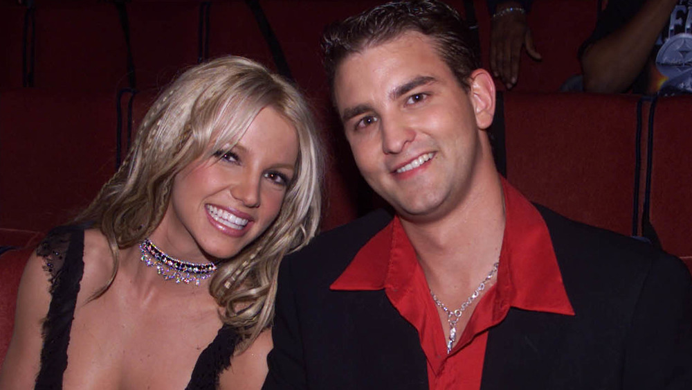 Britney e Bryan Spears seduti insieme agli MTV Movie Awards 