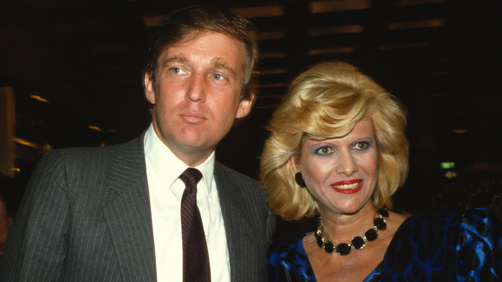 Donald Trump e Ivana Trump in posa insieme