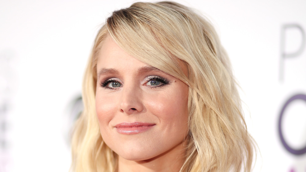 Kristen Bell sorride