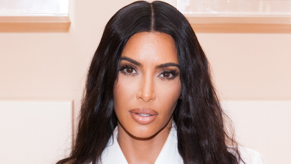 Capelli mossi di Kim Kardashian