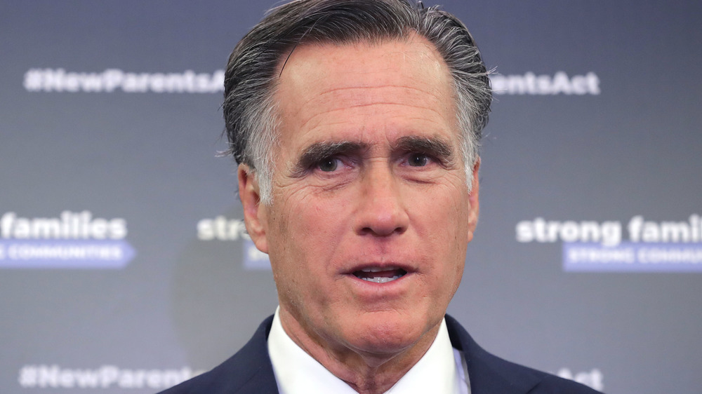 Mitt Romney parla ai giornalisti