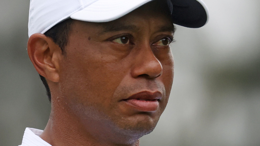 Tiger Woods accigliato