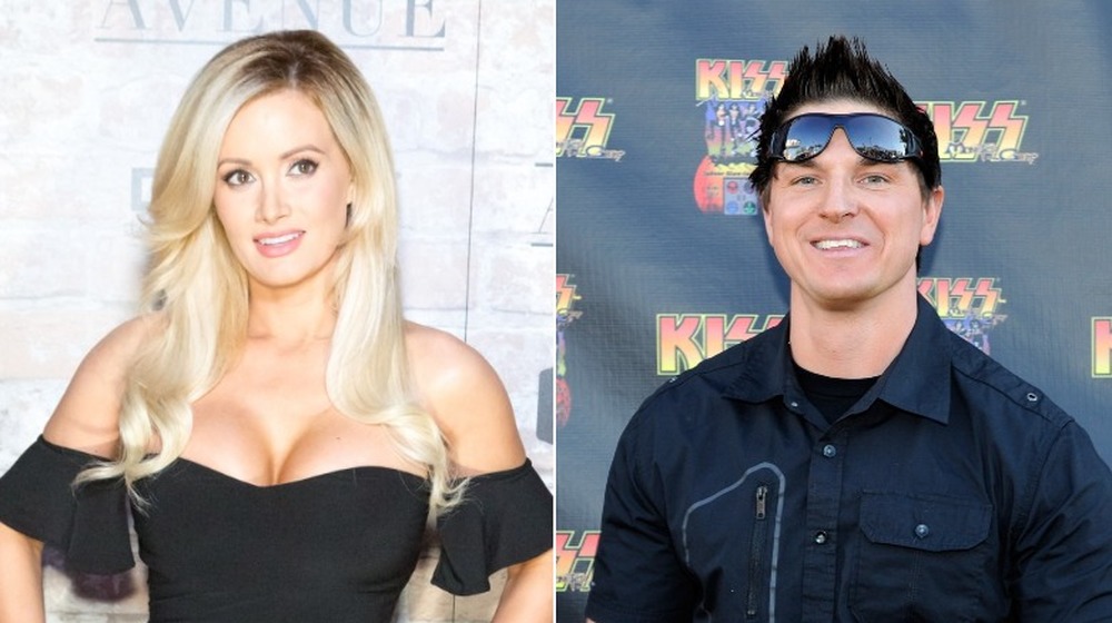 Holly Madison e Zak Bagans sorridono fianco a fianco