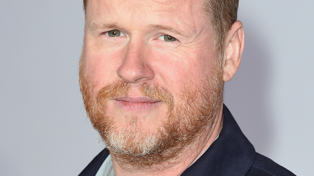 Joss Whedon sorrideva 