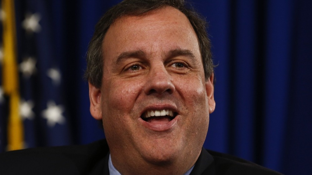 L'ex governatore del New Jersey Chris Christie sorride