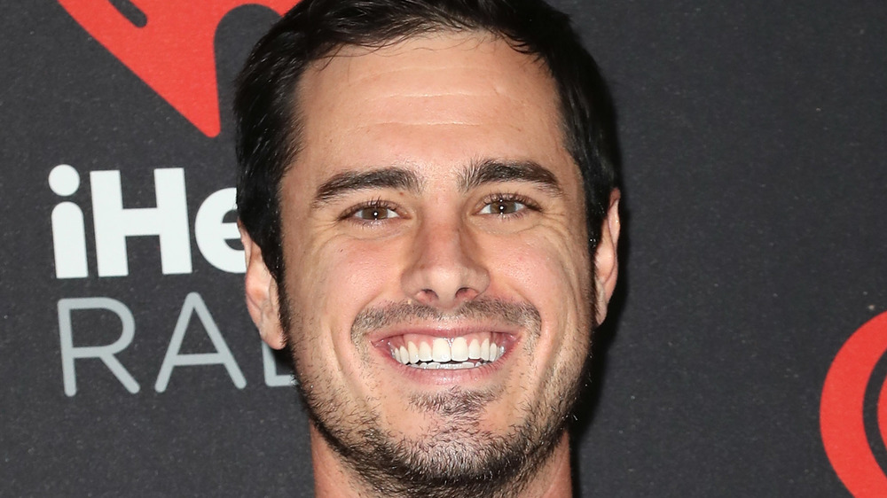 Ben Higgins sorride