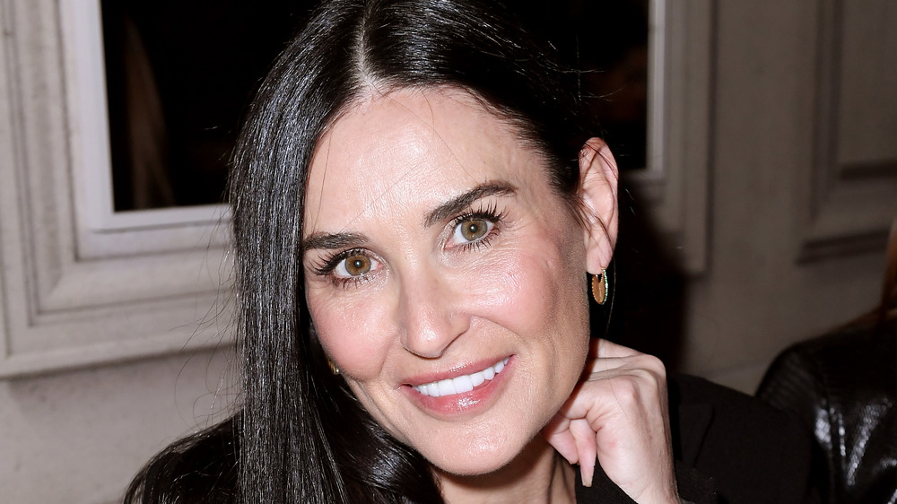 Demi Moore sorride 