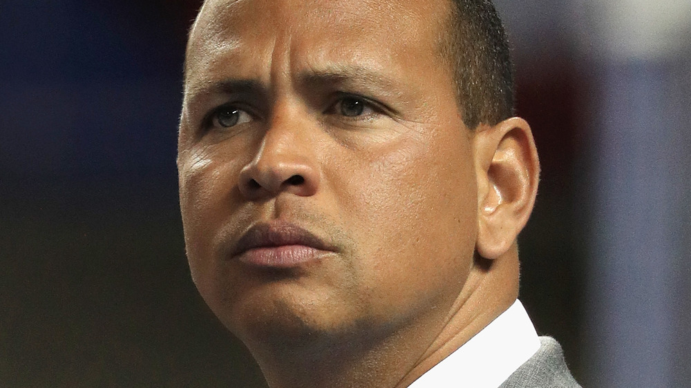 Alex Rodriguez sembra severo