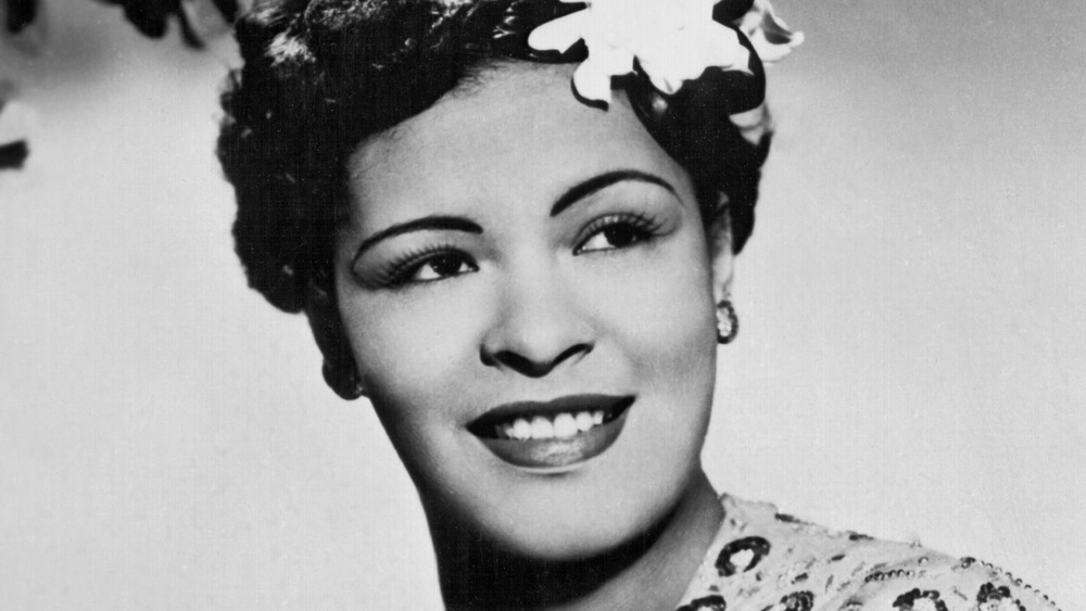 Billie Holiday posa per una foto ufficiale