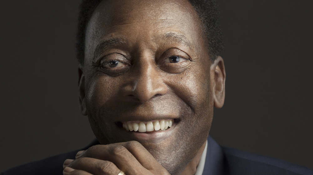 Pelé sorride e posa nel 2018