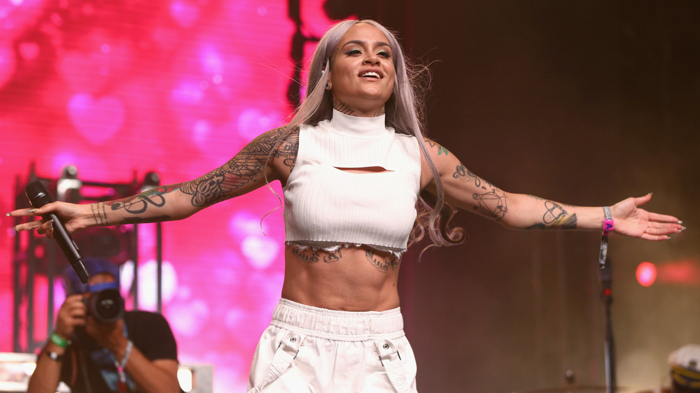 Kehlani Parrish si esibisce sul palco