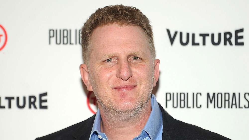 Michael Rapaport sorride alla telecamera